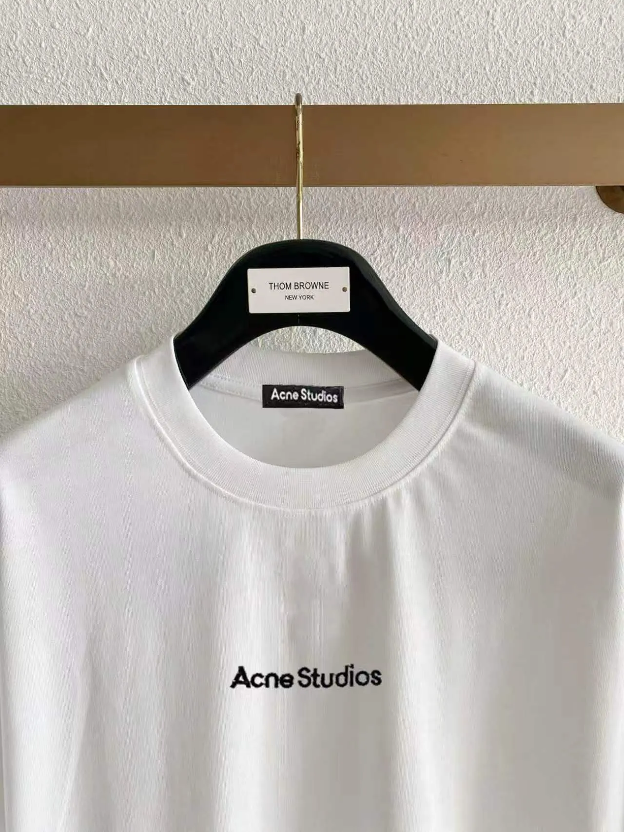 Acne*Studio Chest embroidery + frayed back print Spring and summer New Arrival Double-sanded plain short-sleeved pure cotton fabric, differentiated from ordinary fabrics, tight yarn, long-lasting washing without deformation, micro-wide version of T-shirts for men and women Same style. Color: Black White Blue Gray Size: S (90-130 pounds) M (125-140 pounds) L (135-160 pounds) XL (160-180 pounds) XXL (180 pounds)